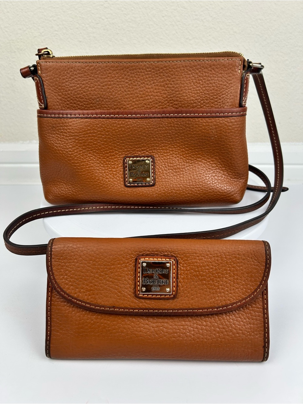 Dooney & Bourke Pebble Grain Leather Crossbody Bag Wallet Set Caramel